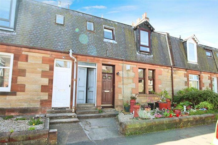 1 Bedroom Flat To Rent In Shamrock Street, Dunfermline, Fife, KY12