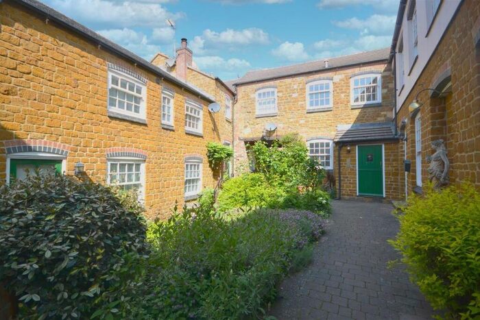 1 Bedroom Apartment To Rent In Wesley Court, Rothwell, NN14