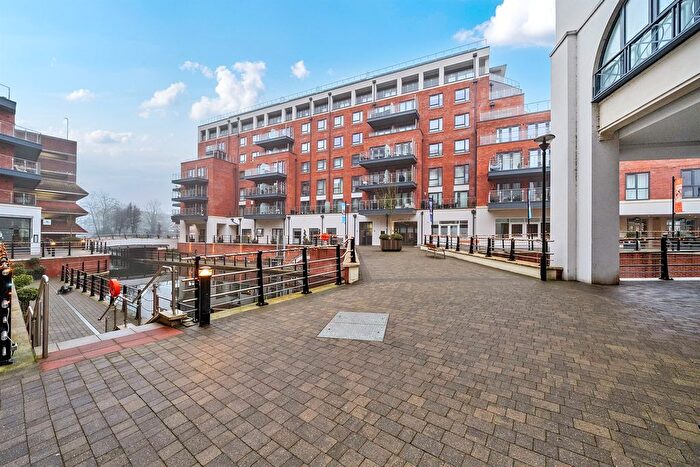 1 Bedroom Flat For Sale In Crown Lane, Maidenhead, SL6
