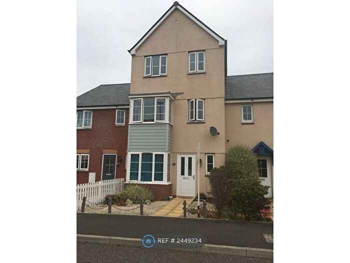 4 Bedroom Terraced House To Rent In St Michaels Way, Exeter, EX5