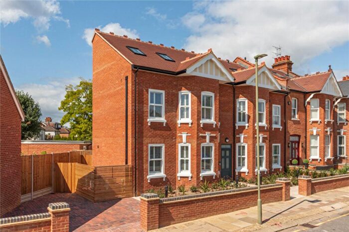2 Bedroom Apartment For Sale In Hale Grove Gardens, Mill Hill, Barnet, NW7