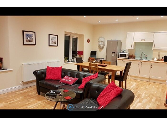 2 Bedroom Flat To Rent In Tremena Road, St. Austell, PL25