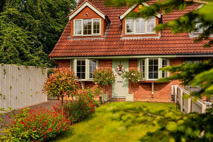 2 Bedroom Semi-Detached House For Sale In Head-Turning Home With Breathtaking Style In Winnington, CW8