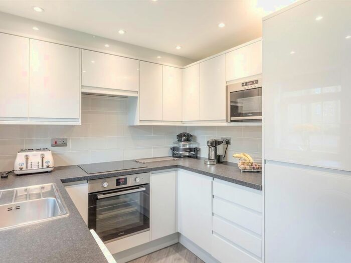 2 Bedroom Flat To Rent In Countess Rd, Northampton NN5