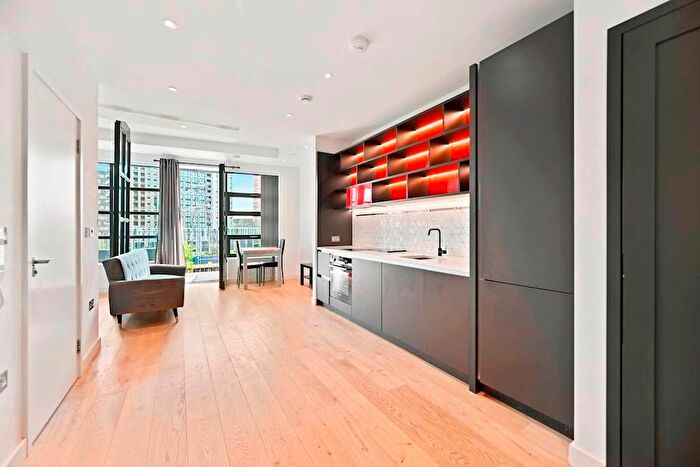 Studio To Rent In Defoe House, City Island Way, London, E14
