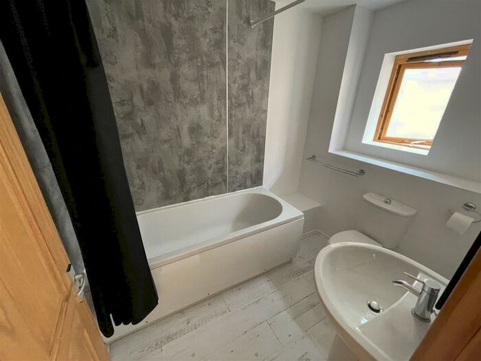 1 Bedroom Flat To Rent In High Street, Soham, CB7