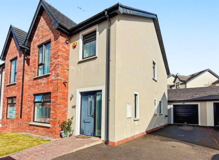 3 Bedroom Semi-Detached House For Sale In Thornhill Park, Derry/Londonderry, BT48