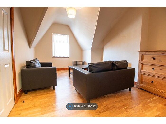 1 Bedroom Flat To Rent In Kirkstall Avenue, Leeds, LS5