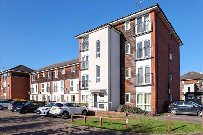 2 Bedroom Apartment To Rent In Meadow Way, Caversham, Reading, Berkshire, RG4