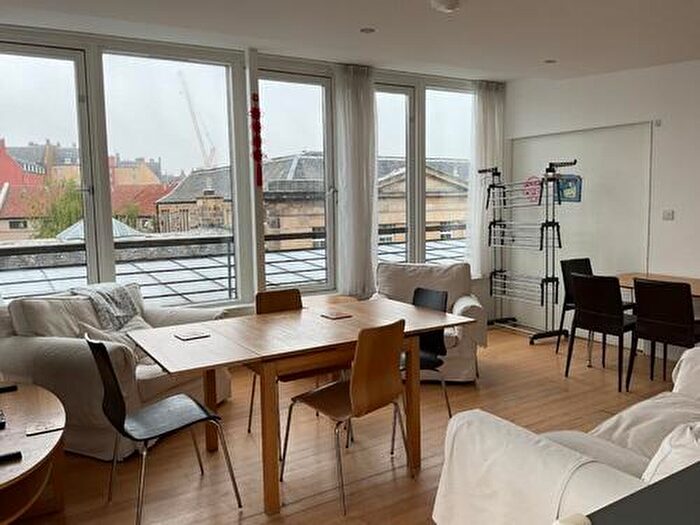 2 Bedroom Flat To Rent In Old Infirmary Lane, Edinburgh, EH1