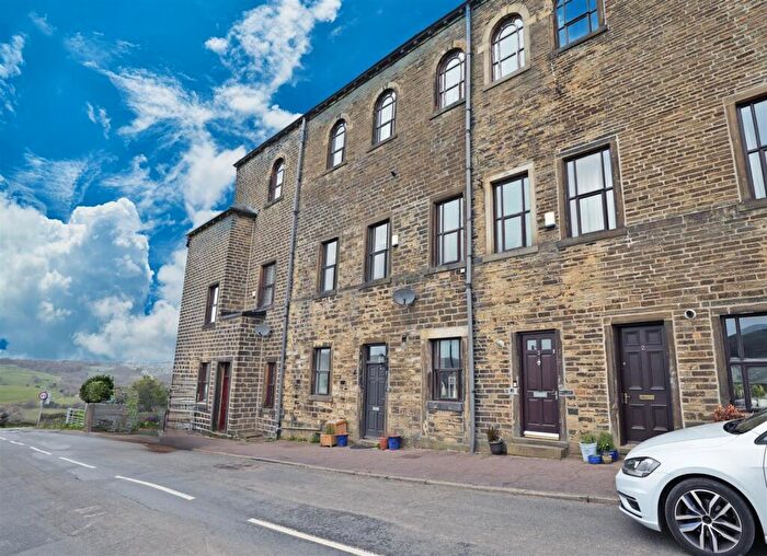 2 Bedroom Terraced House For Sale In Beestonley Lane, Stainland, HX4