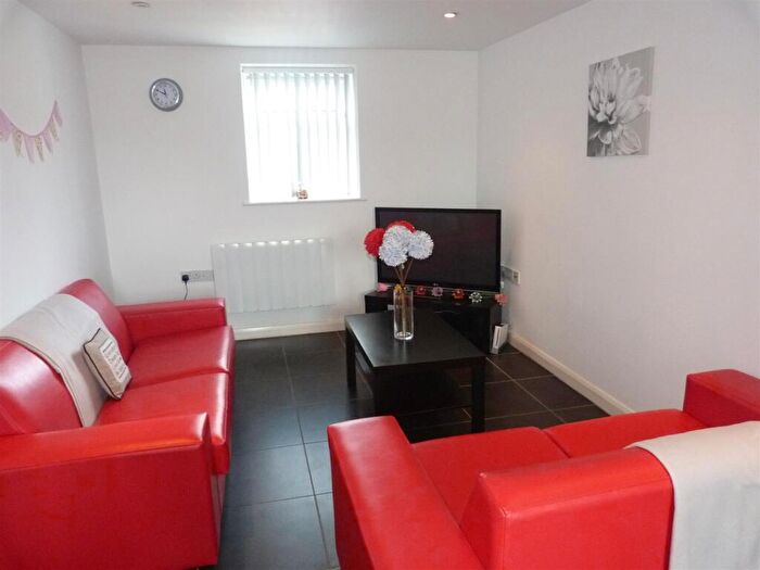 3 Bedroom Apartment To Rent In Letty Street, Cardiff, CF24