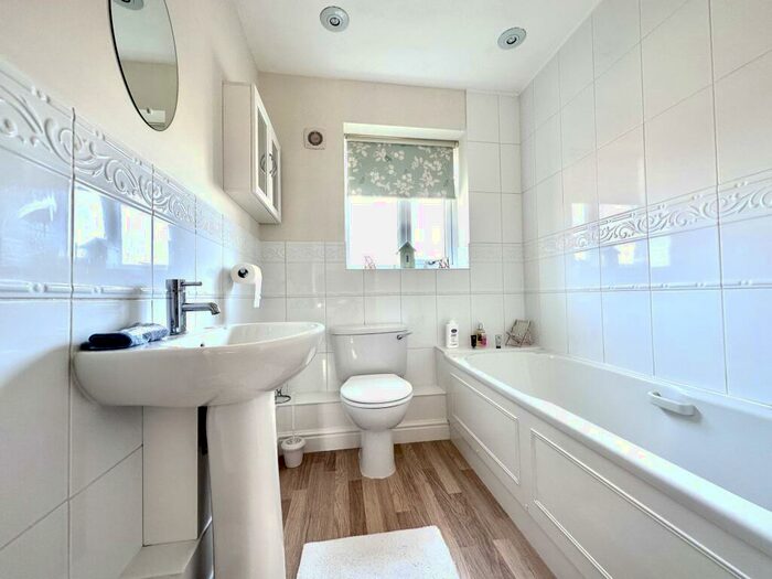 4 Bedroom Detached House For Sale In Tennyson Place, Ely, CB6