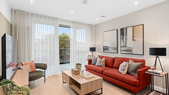 2 Bedroom Flat To Rent In Headstone Drive, Harrow, HA1