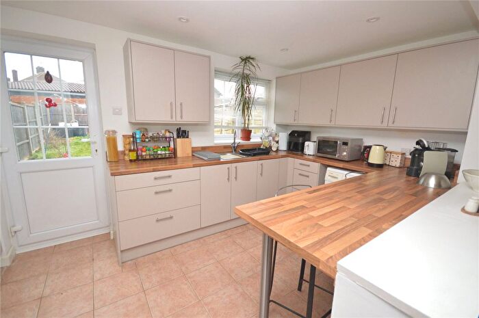 3 Bedroom End Of Terrace House For Sale In Moat Lane, Luton, Bedfordshire, LU3