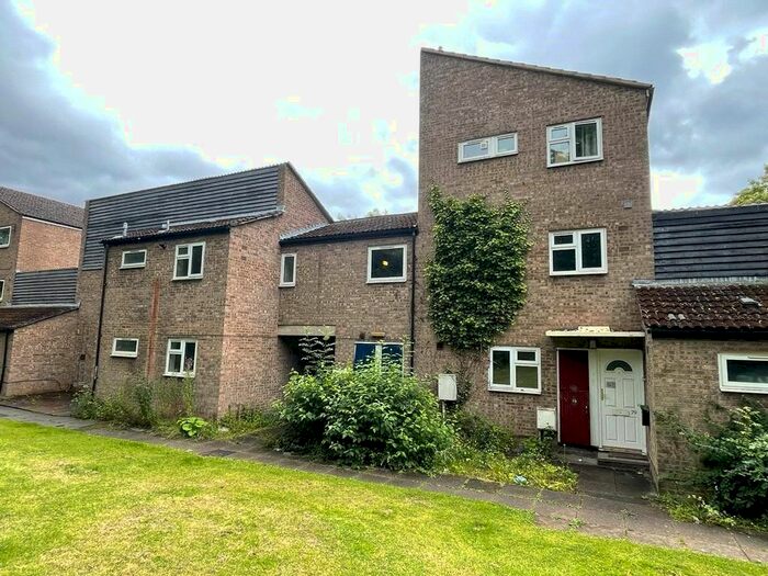 2 Bedroom Maisonette To Rent In Dunsheath, Telford, Shropshire, TF3