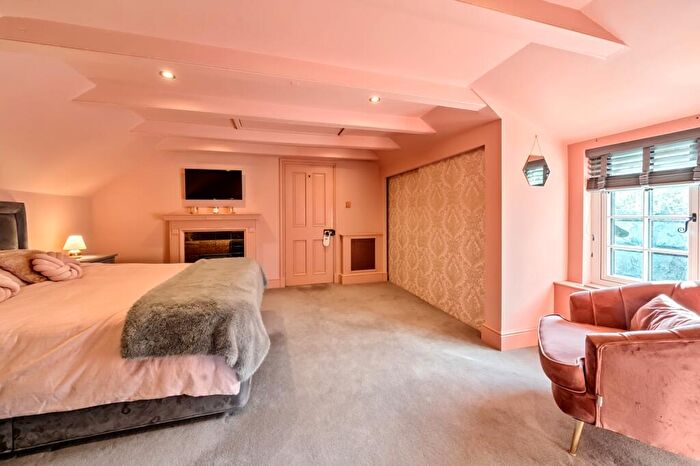 2 Bedroom Cottage To Rent In Summer Hill Chislehurst, BR7