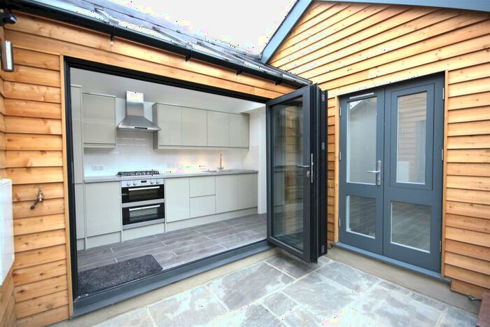 1 Bedroom Flat To Rent In Sheen Lane, East Sheen, SW14