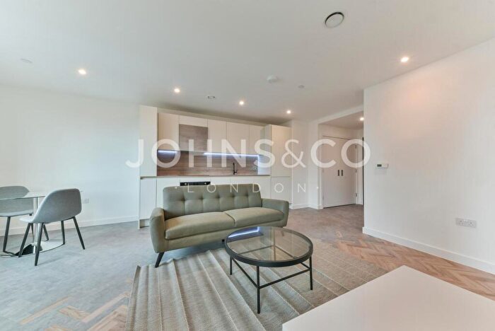 Apartment To Rent In Skyline Apartments, Three Waters, London, E3