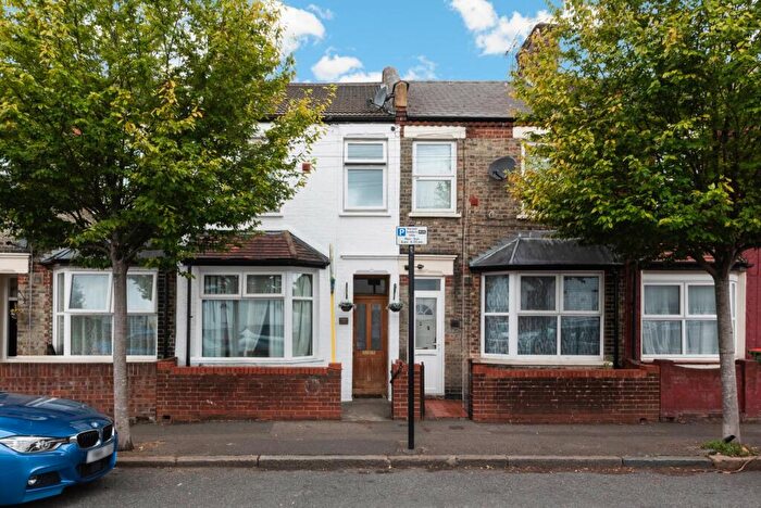 3 Bedroom Terraced House For Sale In Lord Street, London, E16