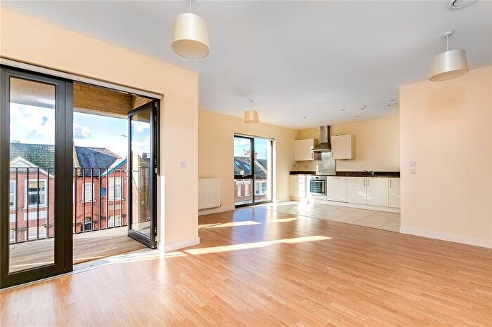 2 Bedroom Flat To Rent In Newman Close, London, NW10