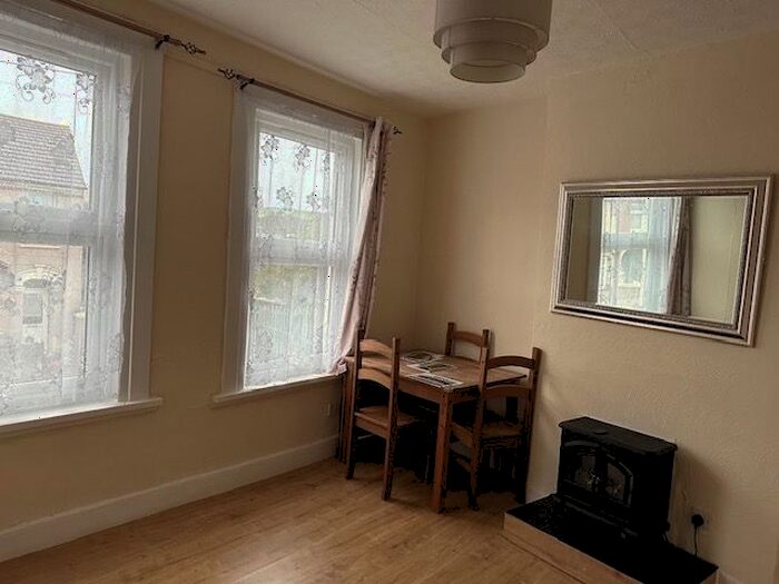 1 Bedroom Flat To Rent In Essex Road, Barking, IG11