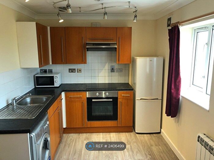 1 Bedroom Flat To Rent In Cabot Court, Bristol, BS7