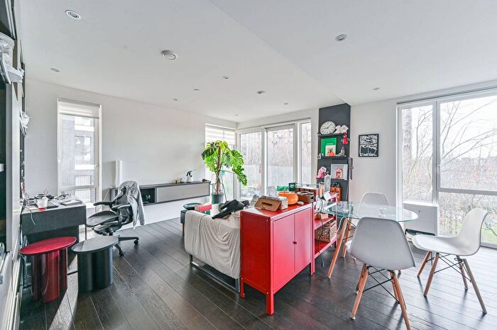 2 Bedroom Flat For Sale In Reminder Lane, North Greenwich, London, SE10