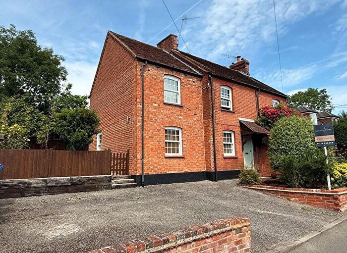 3 Bedroom Cottage For Sale In Rose Hill, Binfield., RG42