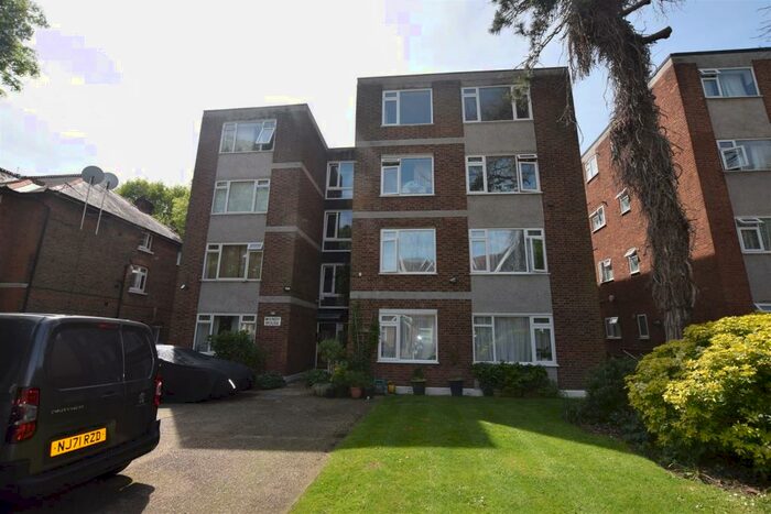 1 Bedroom Flat To Rent In Torrington Park, London, N12