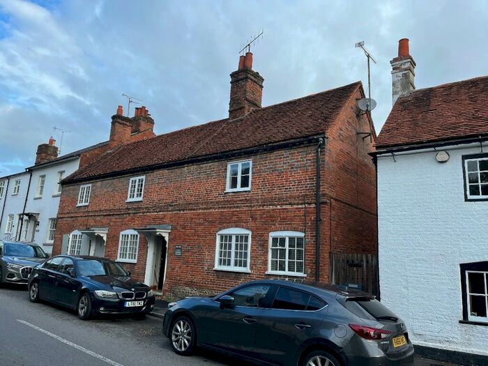 3 Bedroom End Of Terrace House To Rent In High Street, Streatley Berkshire, RG8