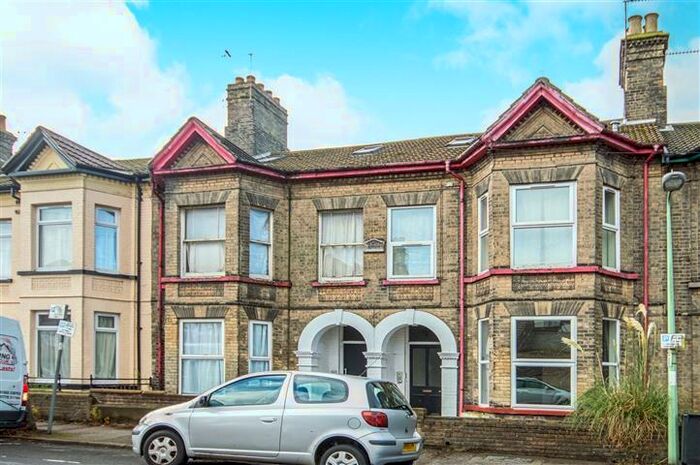 2 Bedroom Flat To Rent In Milton Road East, Lowestoft, NR32