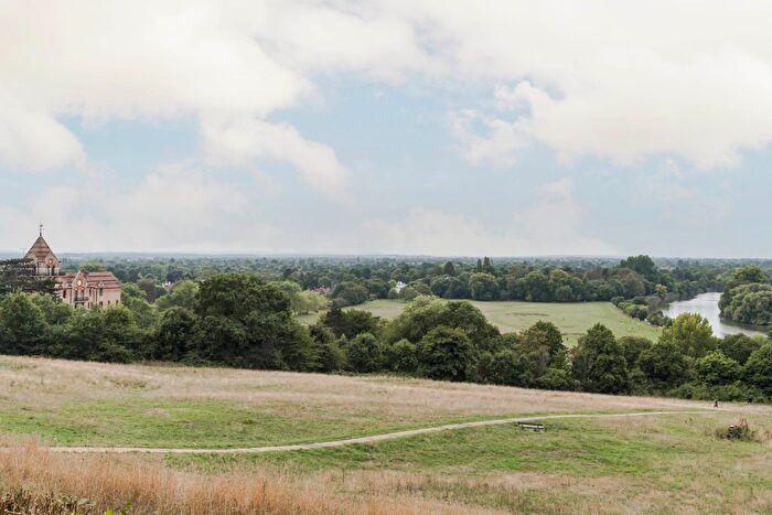 4 Bedroom Detached House For Sale In Selwyn Avenue, Richmond, TW9