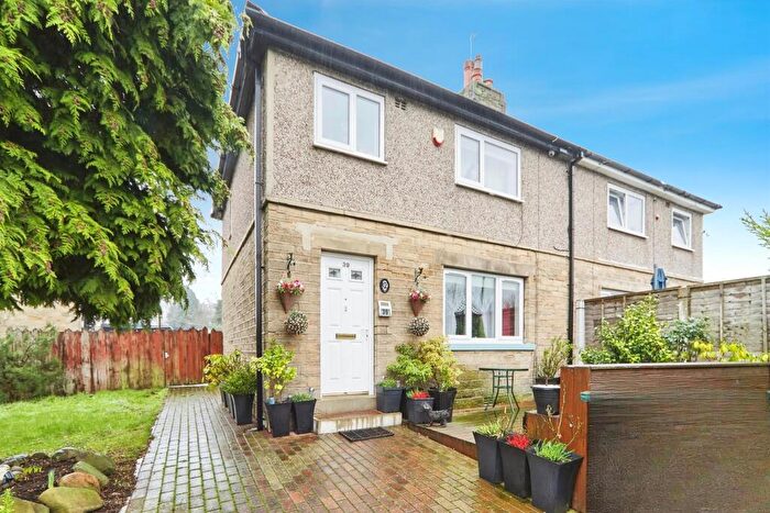 3 Bedroom Semi Detached House For Sale In Crag Road, Shipley, BD18