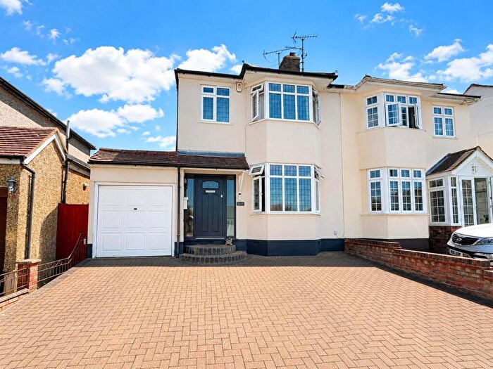 4 Bedroom Semi-Detached House For Sale In Edwards Way, Hutton, Brentwood, CM13