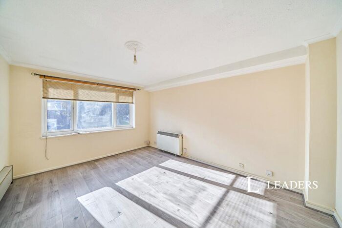 1 Bedroom Apartment To Rent In Middlefields, CR0