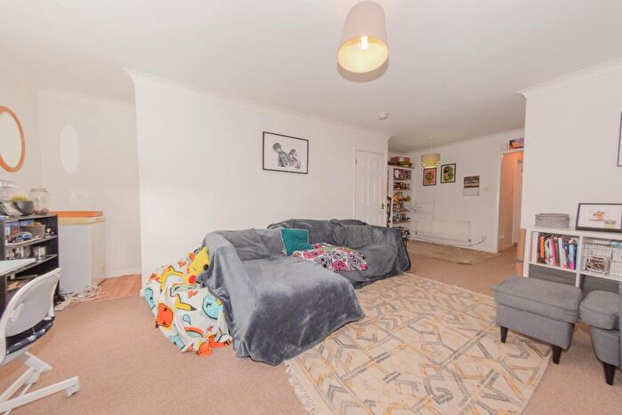 2 Bedroom Flat For Sale In Busely Court, Morley, Leeds, LS27