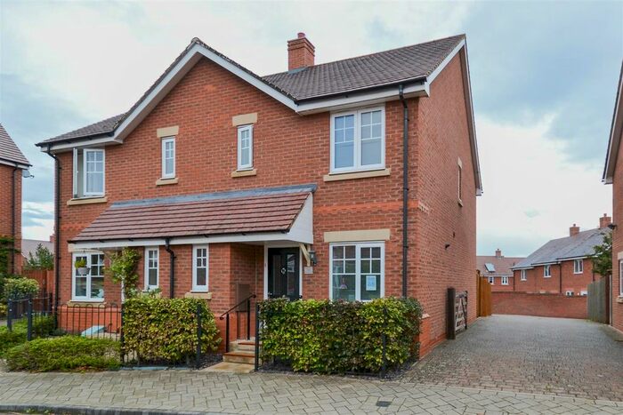 3 Bedroom Semi-Detached House To Rent In Swinyard Road, Malvern, WR14