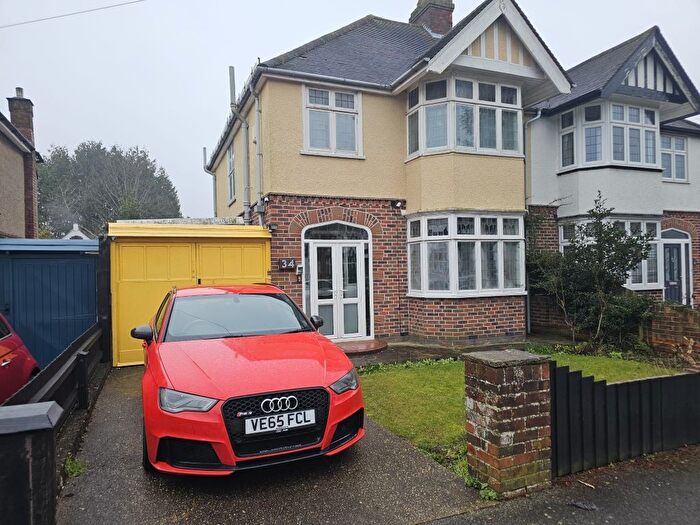 3 Bedroom Semi-Detached House To Rent In Marston Gardens, Luton, LU2