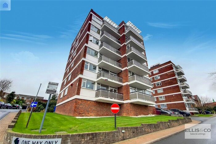 2 Bedroom Flat To Rent In Embassy Lodge, Regents Park Road, Finchley, London, N3