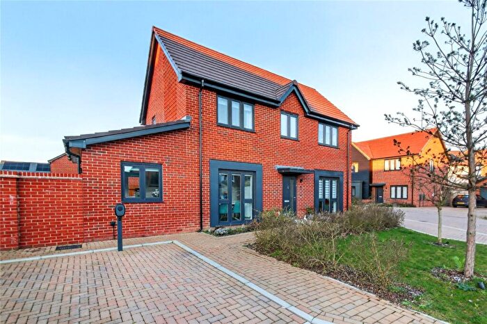 3 Bedroom Semi-Detached House For Sale In Clark Close, Crowthorne, Berkshire, RG45