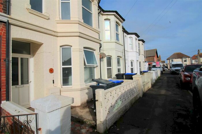 Studio To Rent In Cecil Road, Lancing, BN15