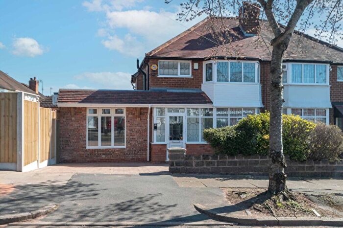 3 Bedroom Semi Detached House To Rent In Fairway, Northfield, Birmingham, West Midlands, B31