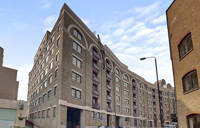 1 Bedroom Flat To Rent In Wapping High Street, London, E1W