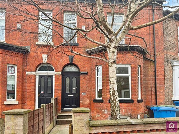 4 Bedroom End Of Terrace House To Rent In Southern Road, Sale, M33