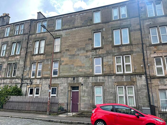 3 Bedroom Flat To Rent In Springwell Place, Edinburgh, EH11
