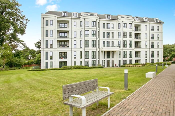 2 Bedroom Apartment To Rent In Hawthorne Court, West Cliff Road, BH2