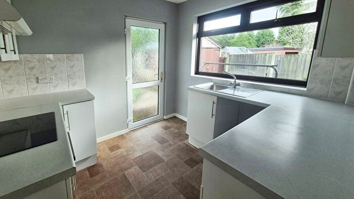 2 Bedroom Bungalow For Sale In Kingsfield Oval, Basford, Stoke-On-Trent, ST4