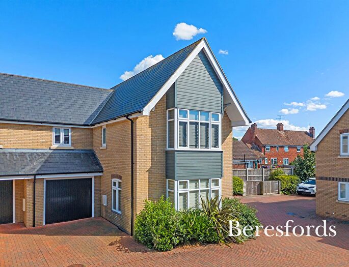 3 Bedroom Semi-Detached House For Sale In Brookmans View, Stock, CM4