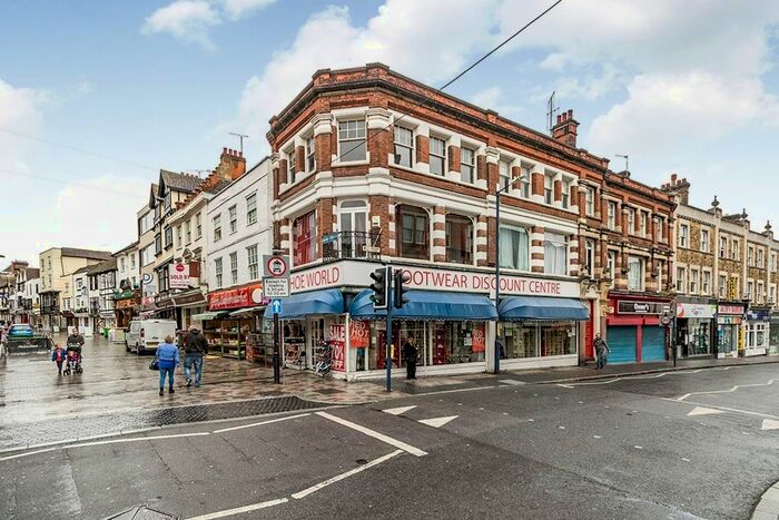 2 Bedroom Flat To Rent In Mill Street, Maidstone, Kent, ME15